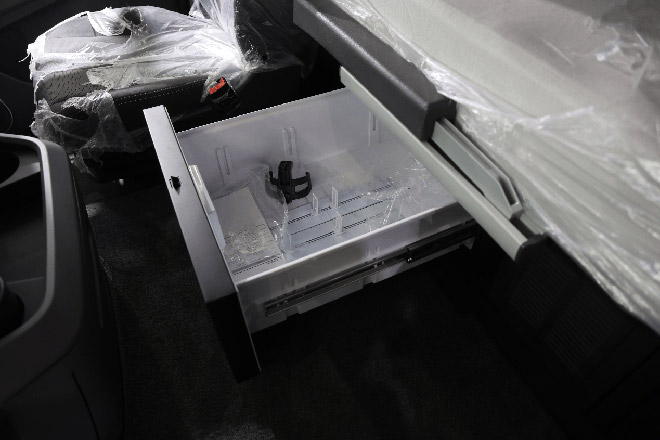 欧洲版东风天龙GX氢燃料电池牵引车