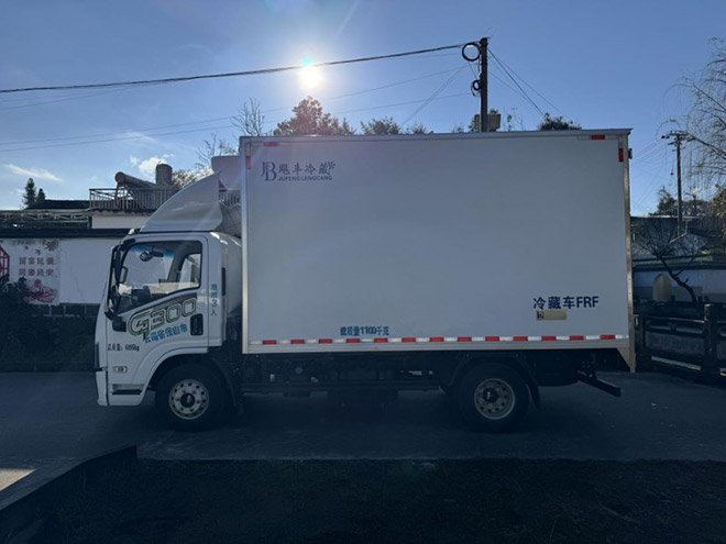 陕汽德龍G300高效速达 为货物鲜度保驾护航