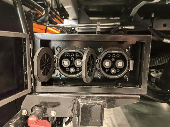 8×4纯电载货车 东风商用车新“兄弟”