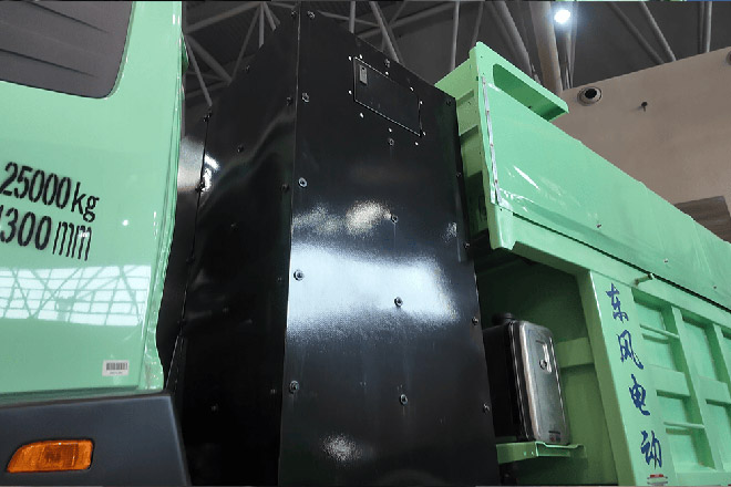 矿石运输新生态  东风KT9C 纯电自卸车