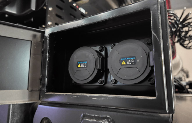 深度定制 东风天龙KL港口集运纯电牵引车