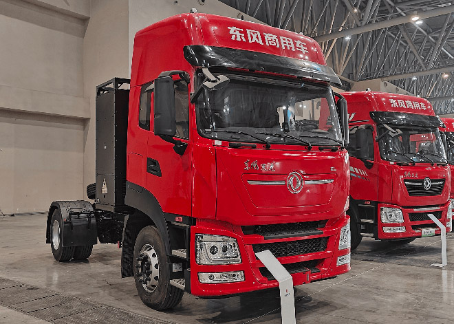 深度定制 东风天龙KL港口集运纯电牵引车