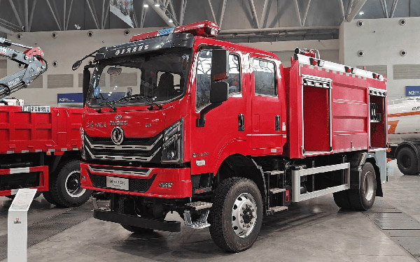 助力东风商用车抢占细分赛道 东风新疆7款新品亮相2026合作伙伴大会_图片新闻