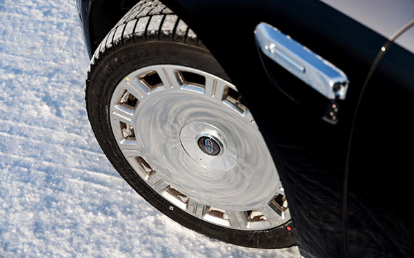 尊界S800：用顶尖科技，保障冰雪路上的每一次安全