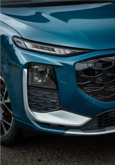 ZKW 为新款奥迪 Q3 配备数字矩阵式 LED 前大灯