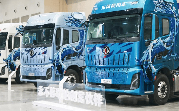 引领行业变革 东风商用车D600智慧工厂投产暨东风天龙KH新车下线_图片新闻