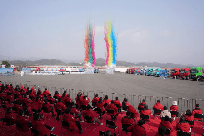 共创、创富、侠客 三位天龙哥的东风故事